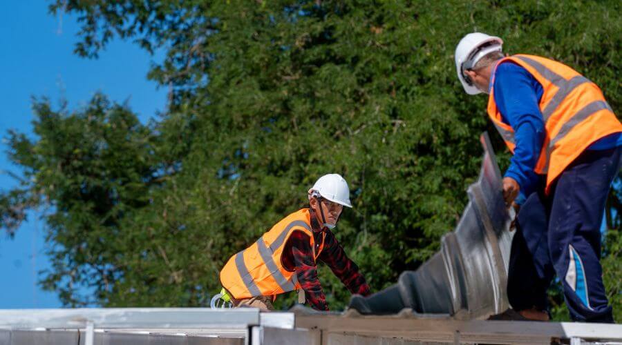 Professional gutter cleaning in Hopkinton, MA
